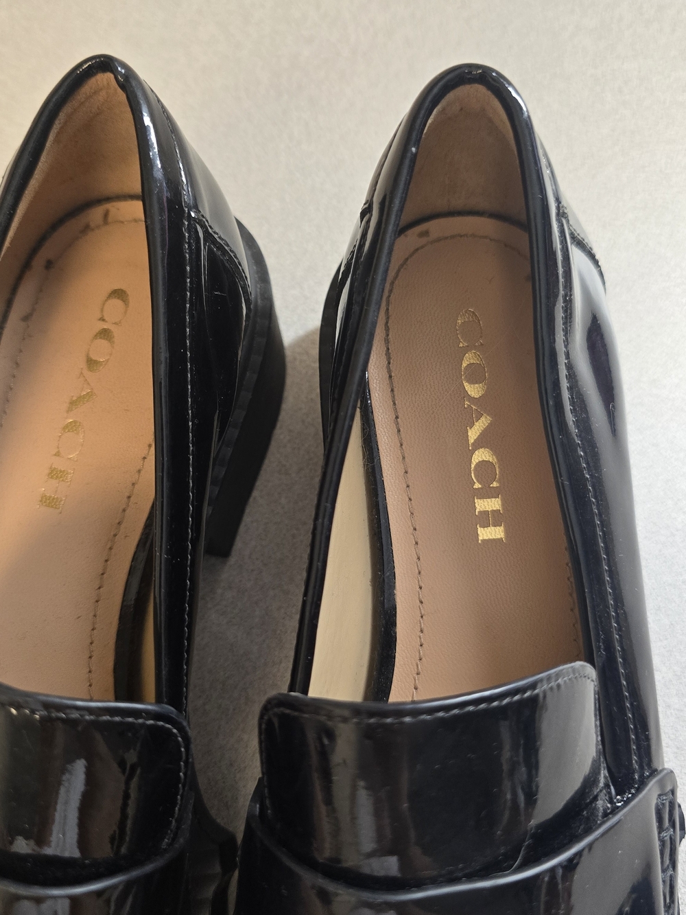 Coach Black Patent Leather Platform Loafers Women's Size 8.5 Chunky Lug Sole - Picture 2 of 8
